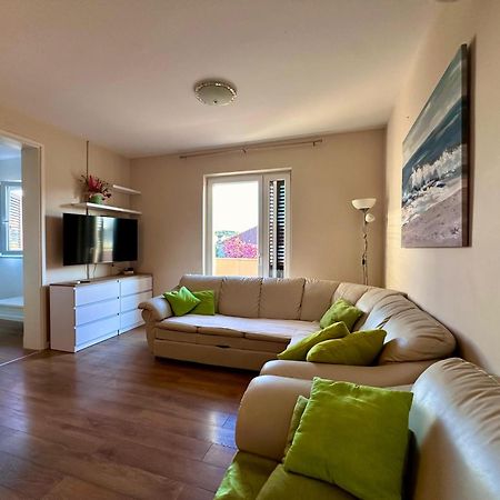 Apartment Ana Бетина Екстериор снимка