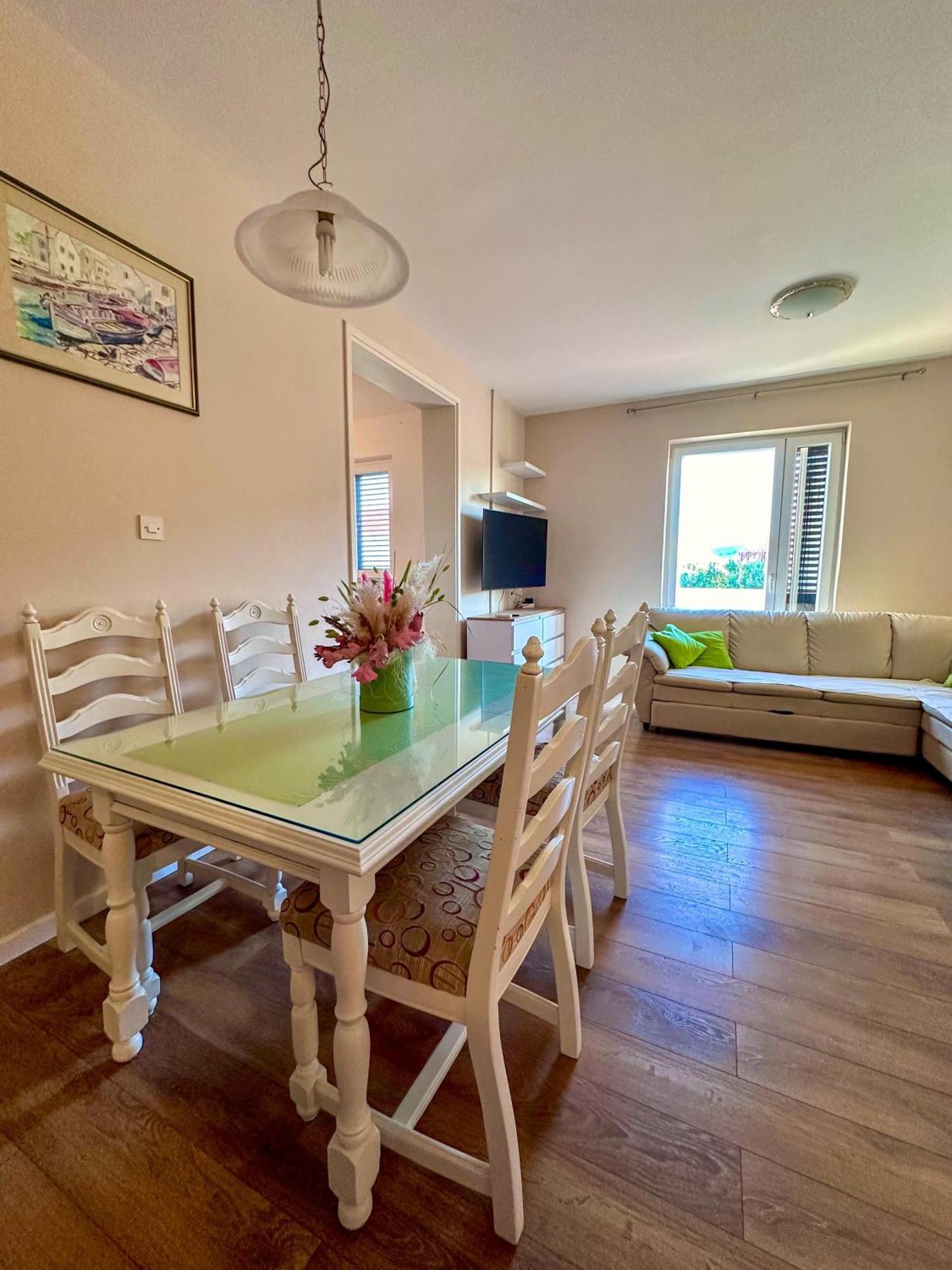 Apartment Ana Бетина Екстериор снимка