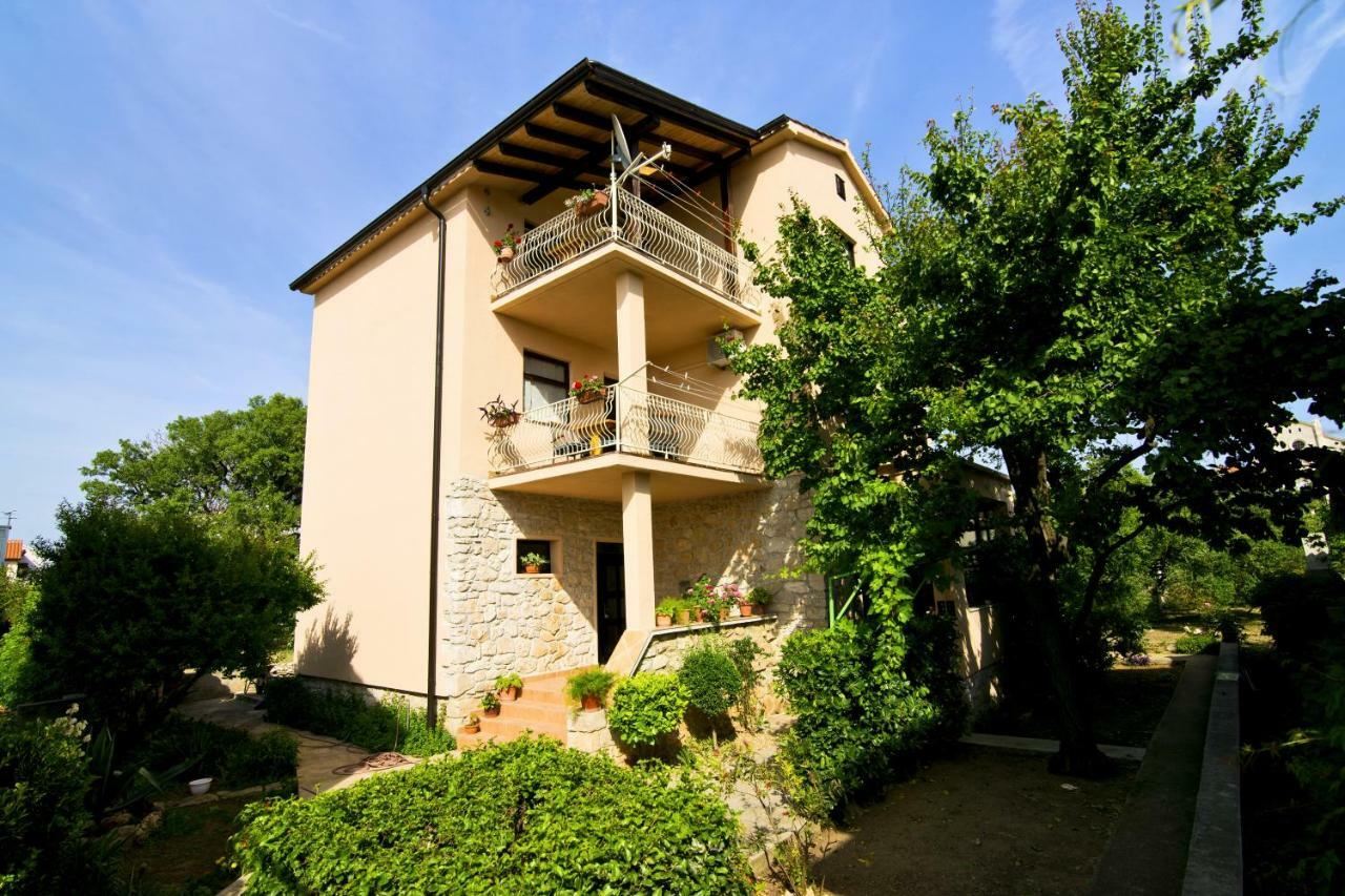Apartment Ana Бетина Екстериор снимка